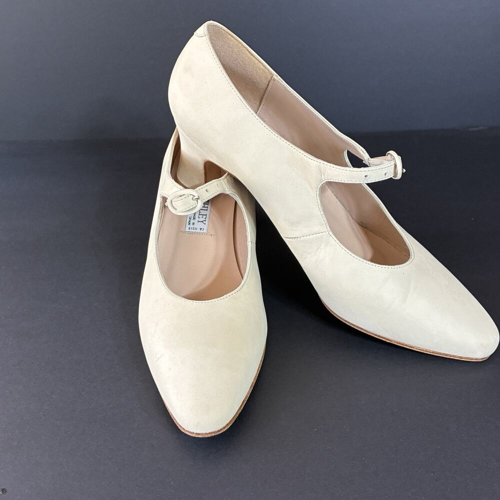 Vintage Laura Ashley Leather Mary Jane Heels Cream Size 41 / 10 US